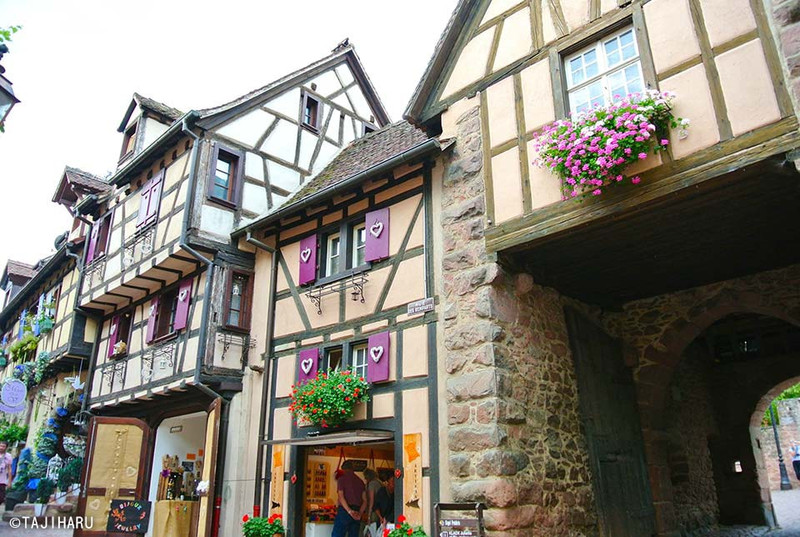 ハートだらけの「フランスで最も美しい村」｜worldtravel